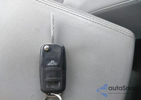 2006 Volkswagen Touareg V6 from USA, damaged, VIN WVGZG77L46D038517